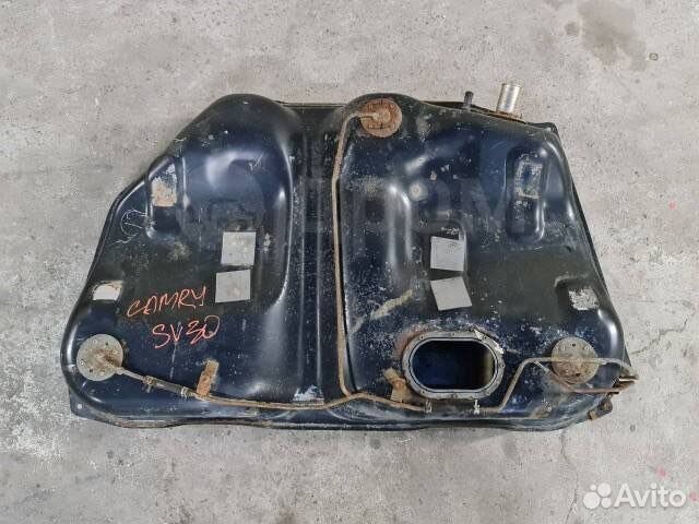 Топливный бак на Toyota Camry SV 30