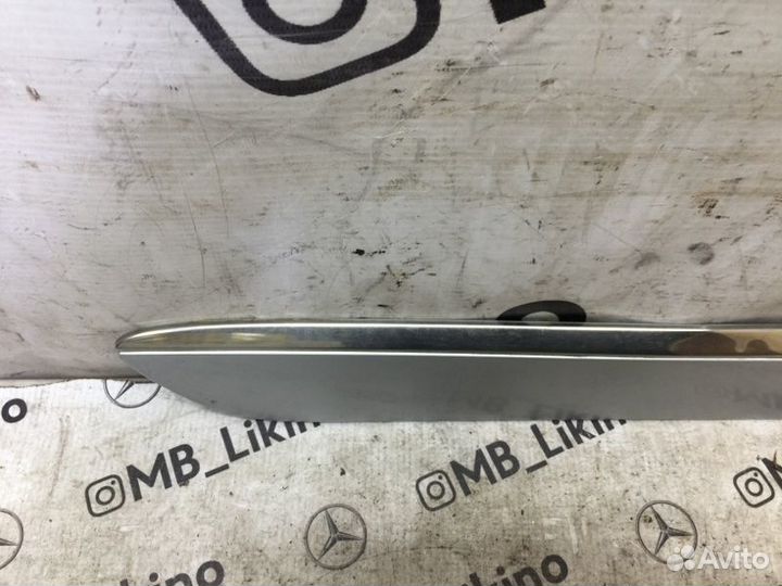 Молдинг двери задний правый Mercedes Ml W164