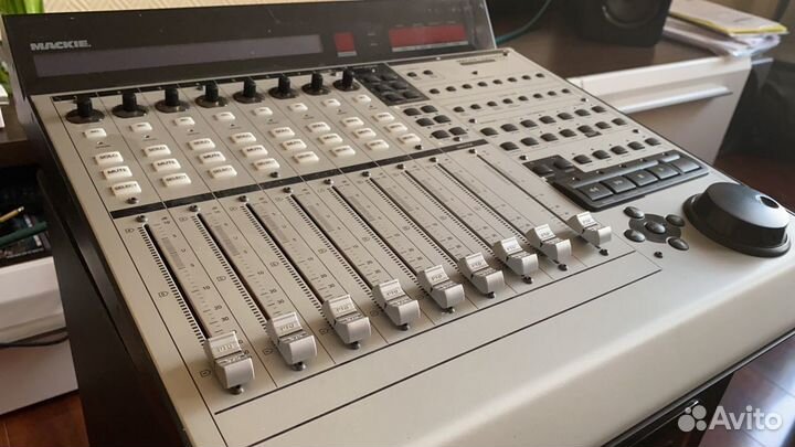 Mackie control universal PRO