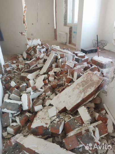 Слом стен. Демонтажные работы