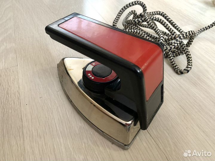 Утюг дорожный