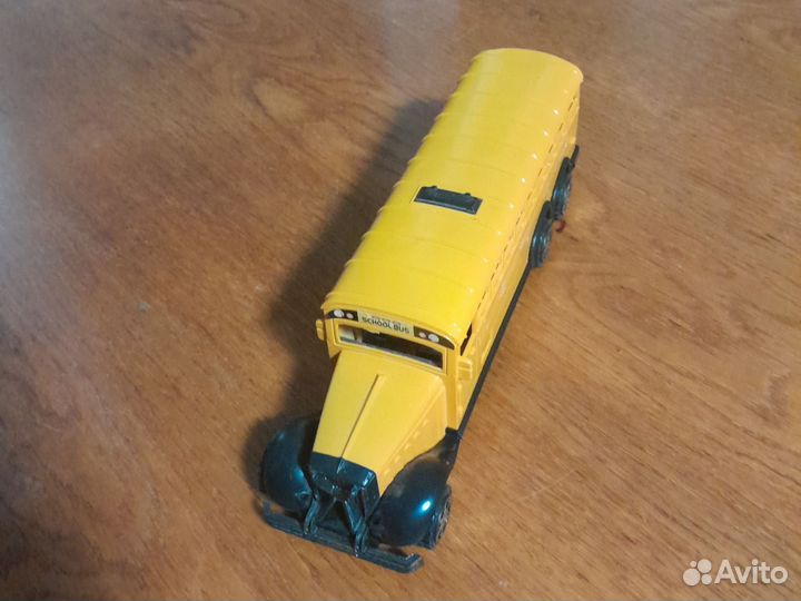 Автобус игрушка