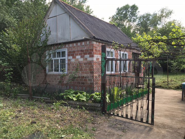 Дом 20 м² на участке 8 сот.