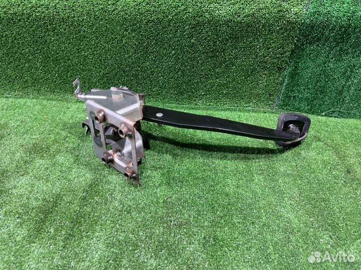 Педаль тормоза Ssangyong Actyon кроссовер 2.0 2012