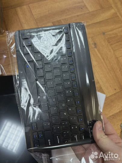 Крутой планшет с клавиатурой новый