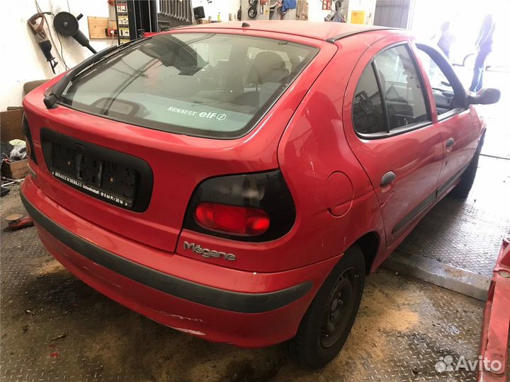 Разбор на запчасти Renault Megane 1996-2002