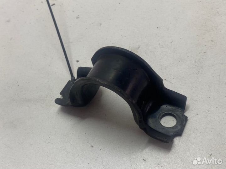 Кронштейн стабилизатора передний Toyota Land