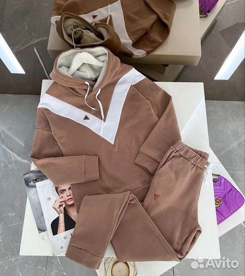 Спортивный костюм женский