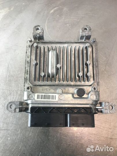 Блок управления двигателем Mercedes C-Class W204