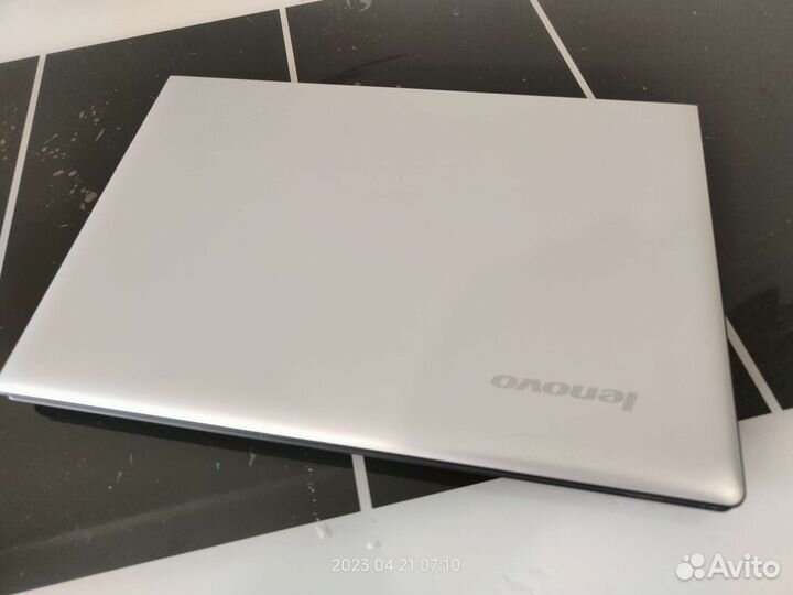 Ноутбук lenovo
