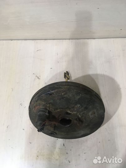 Усилитель тормозов вакуумный Пассат Б4