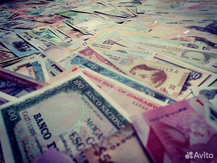 Коллекция банкнот мира 300 штук UNC