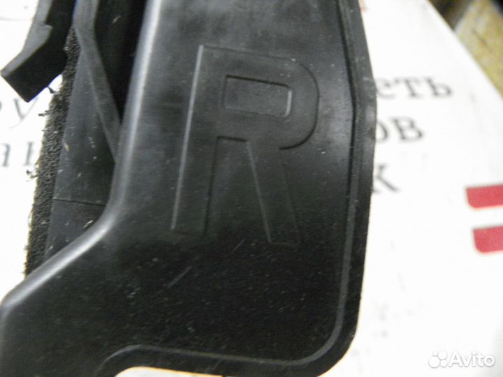 Воздуховод радиатора правый Kia Sportage III (2010