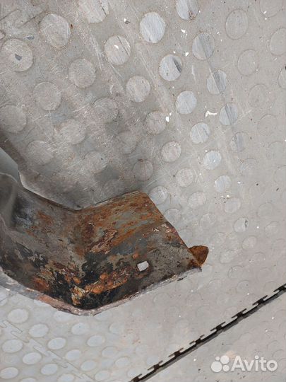 Крыло правое переднее Ford Focus 1