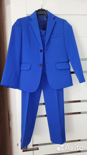 Костюм тройка