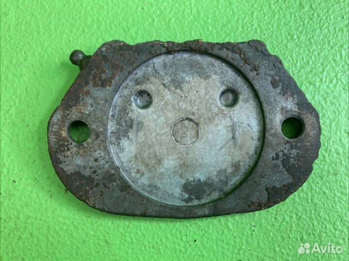 Крышка шкворня iveco stralis