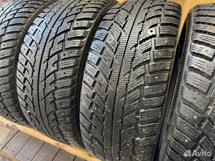 Kumho I'Zen RV Stud KC16 235/55 R17