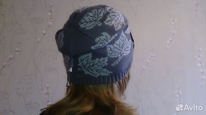 Шапка с листьями