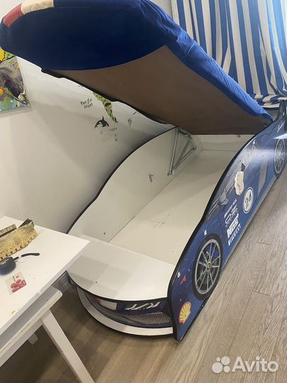 Кровать машина