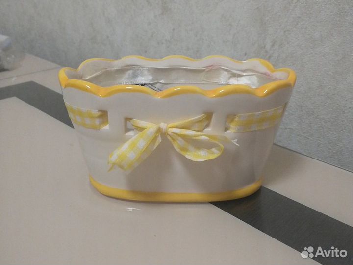 Вазочка-салфетница