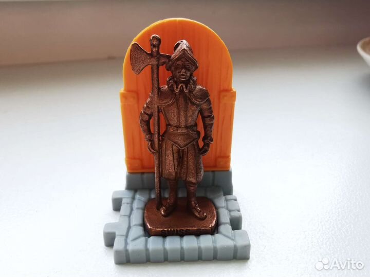 Швейцарская гвардия солдатики киндер 90е