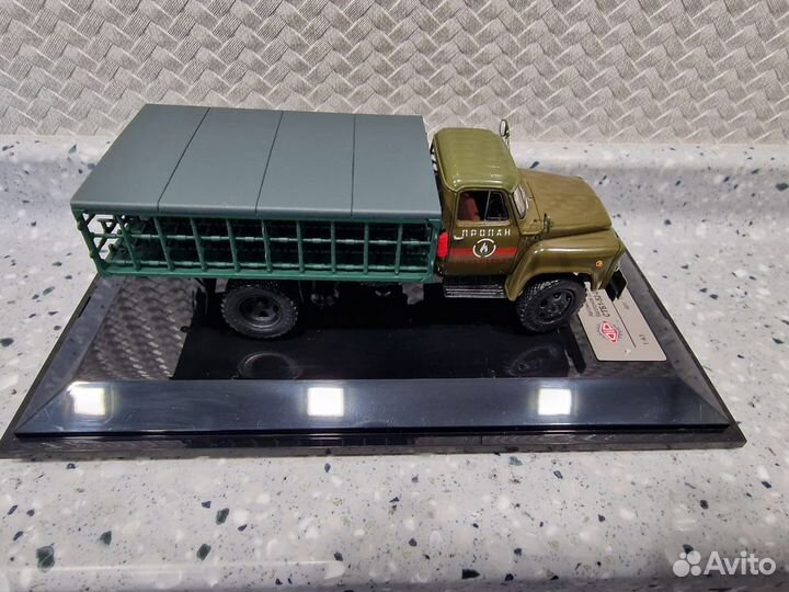 Модель грузовика DIP 105243