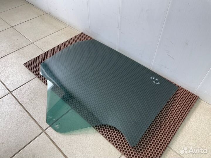 Стекло двери заднее правое LADA X-Ray