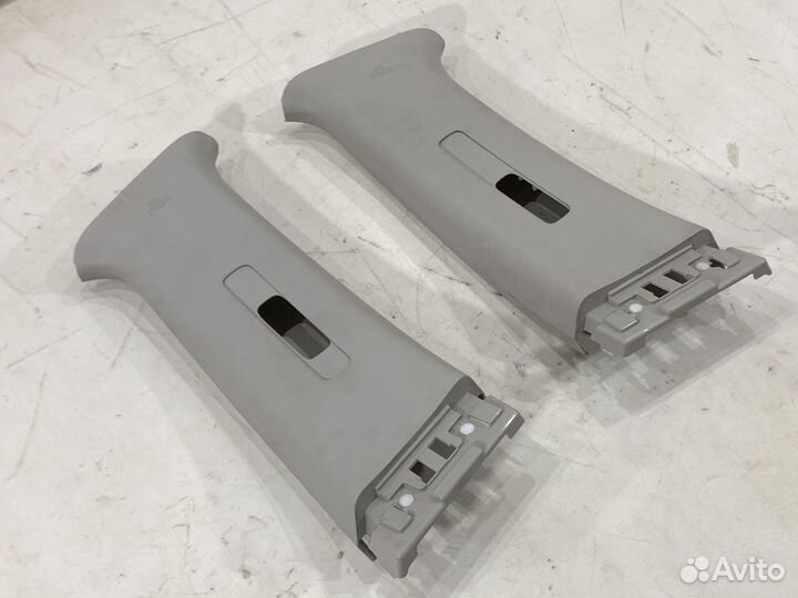 Накладка центр. стойки верх. Nissan Murano Z52