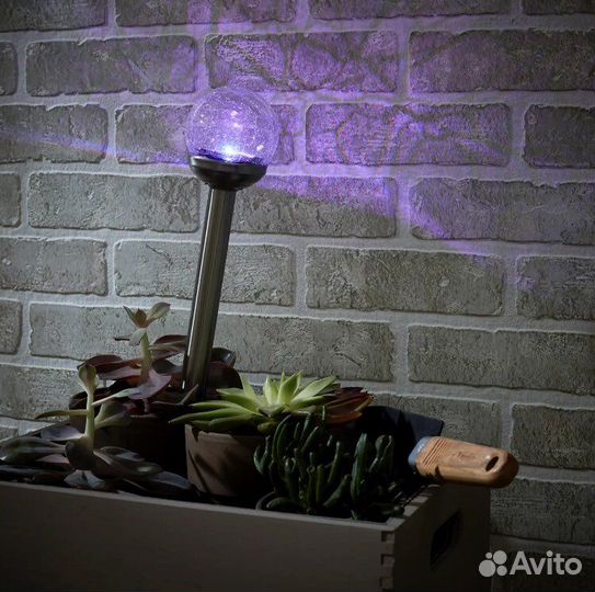 Светильник на солнечных батареях