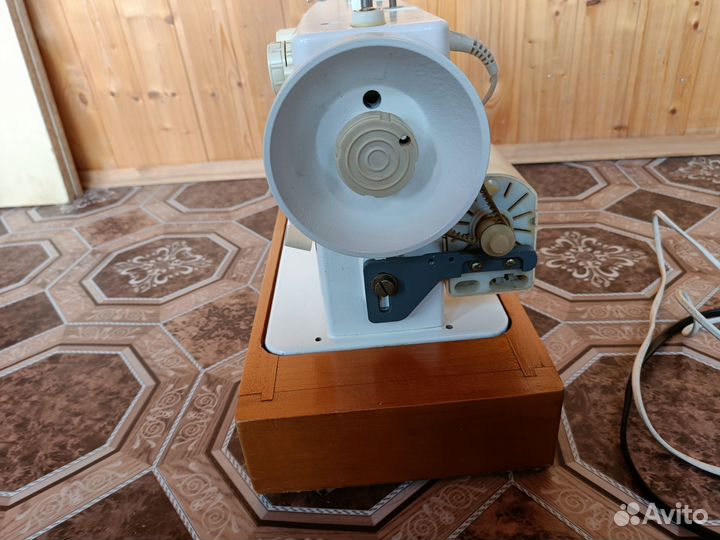 Швейная машина Зингер Чайка 143А