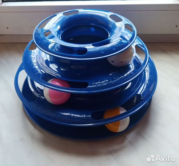 Миски и игрушки для кота/кошки