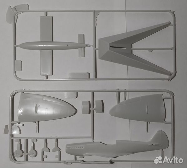 F194 (Supermarine “Spitfire” Mk.XIV and V-1) 1:72