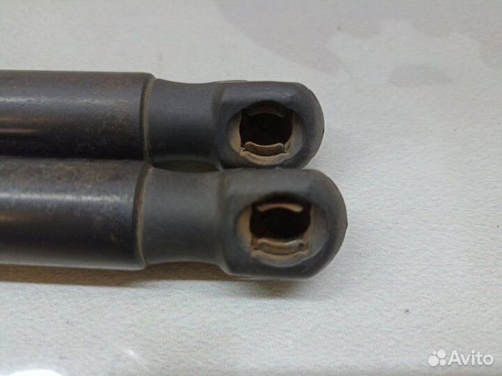 Амортизатор двери багажника задний Audi A4 B8 cala