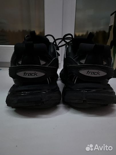 Balenciaga track 1 проданы