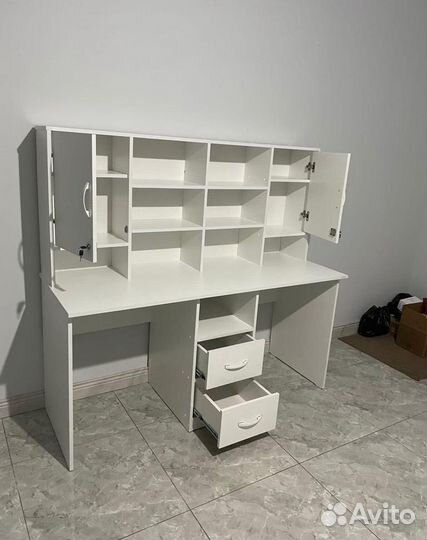 Письменный стол