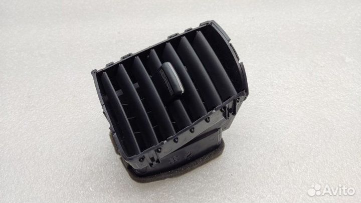 Дефлектор воздушный правый Mitsubishi Outlander GF