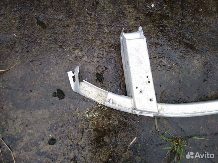 Усилитель переднего бампера BMW 5 G30