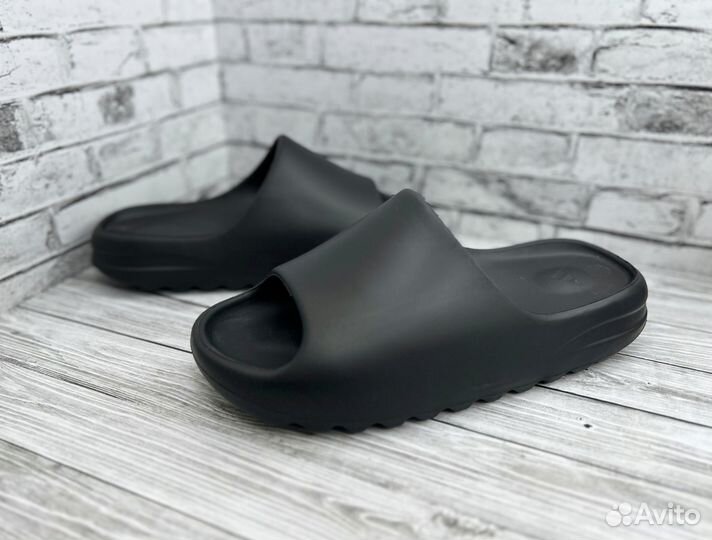 Шлепки Adidas Yeezy slide