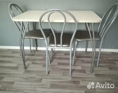 Кухонный стол