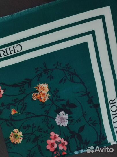 Женские шарфы и платки