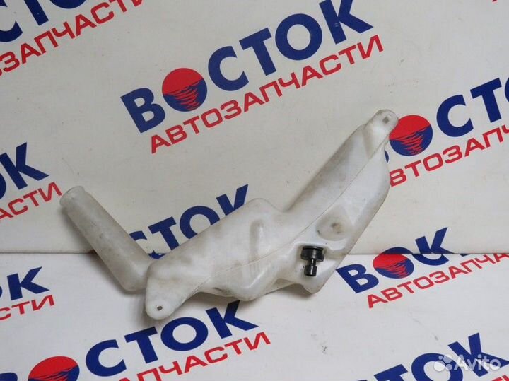 Бачок омывателя subaru traviq XM182, XM220