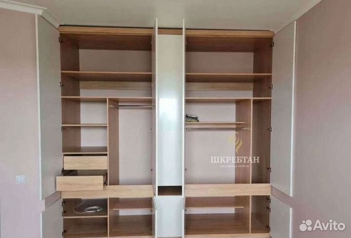 Шкаф белый, темный