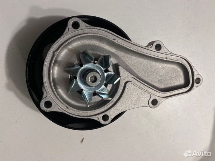 Насос водяной Honda Accord