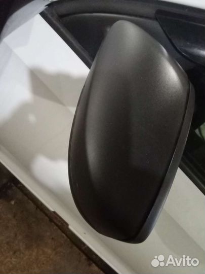 Skoda rapid зеркало стекло