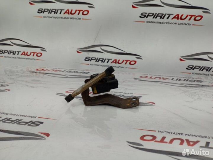 Датчик задний левый Kia Quoris 1 G8BE 2012-2019