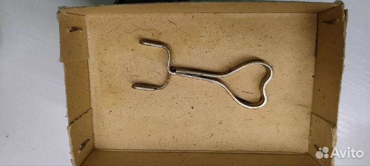 Зажим для резиновых трубок пружинящий