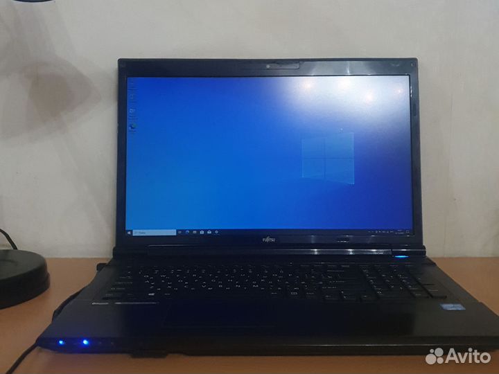 Fujitsu 17 ноутбук i5 3230u 500gb/8gb