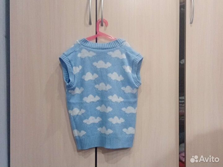 Жилет для девочки новая оверсайз с облаками