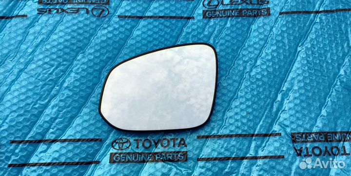 Стекло водительского зеркала Toyota RAV4 -4