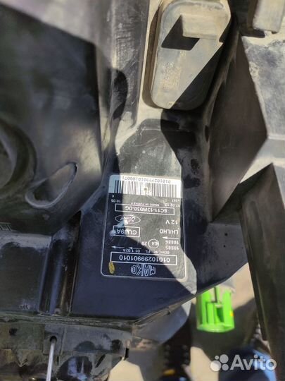 Фары левая и правая на форд транзит тт9 оригинал